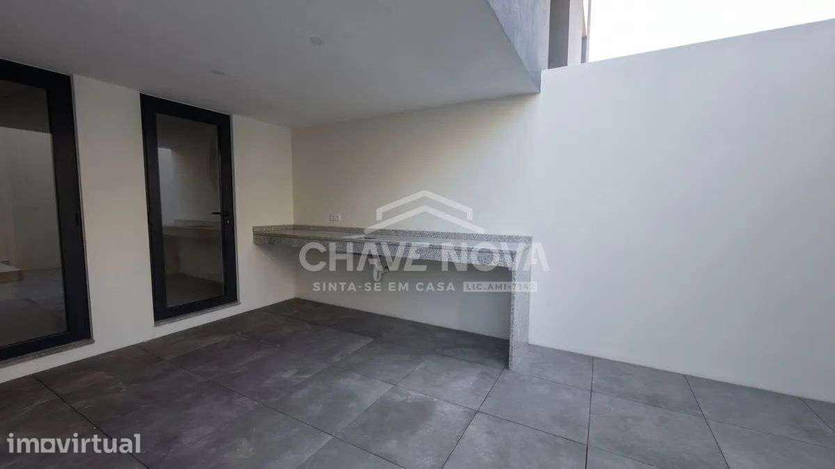 Moradia em Banda V3 Nova c/ Terraço na Madalena - Grande imagem: 5/41