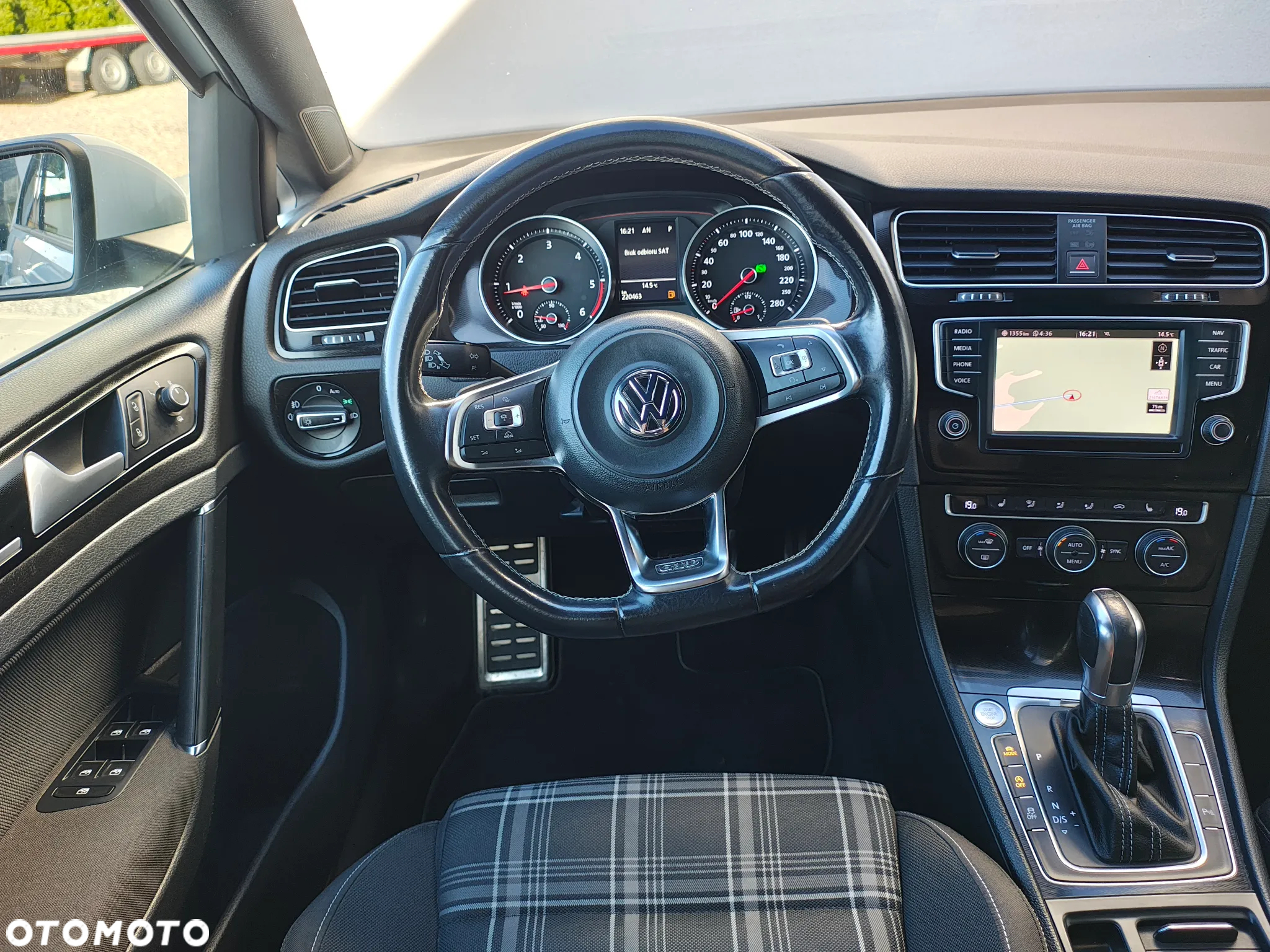 Volkswagen Golf GTD 2.0 TDI SCR DSG - 9