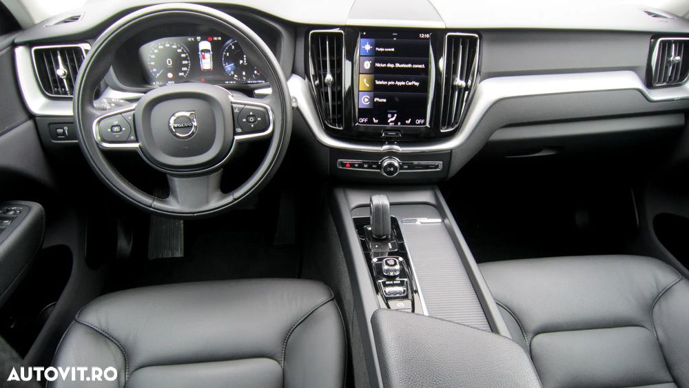 Volvo XC 60 B4 MHEV AT8 FWD Momentum Pro - 5