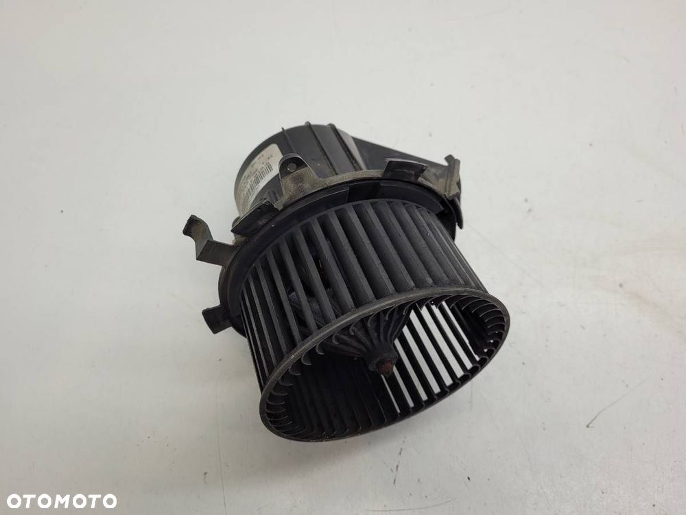WENTYLATOR DMUCHAWA NAWIEWU CITROEN C5 III X7 L5771000 EUROPA