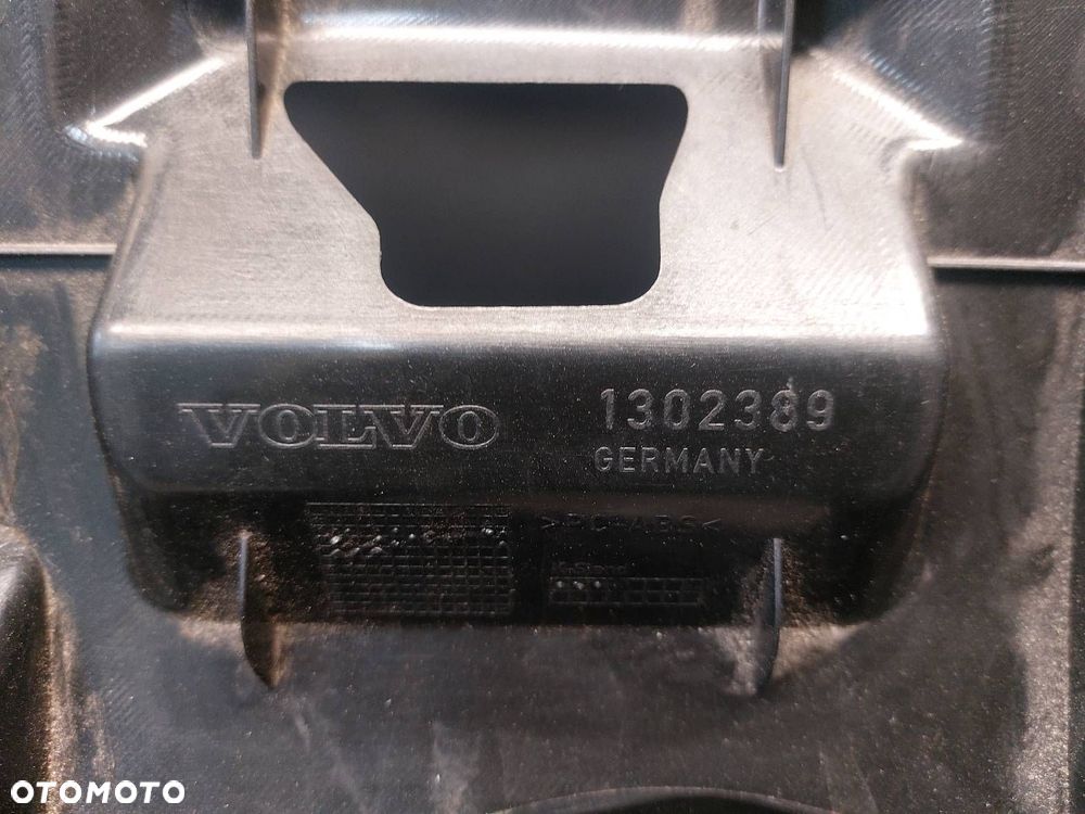 RAMKA KONSOLI ŚRODKOWA WODOSPAD VOLVO XC60 I 1302389 1877389 - 2