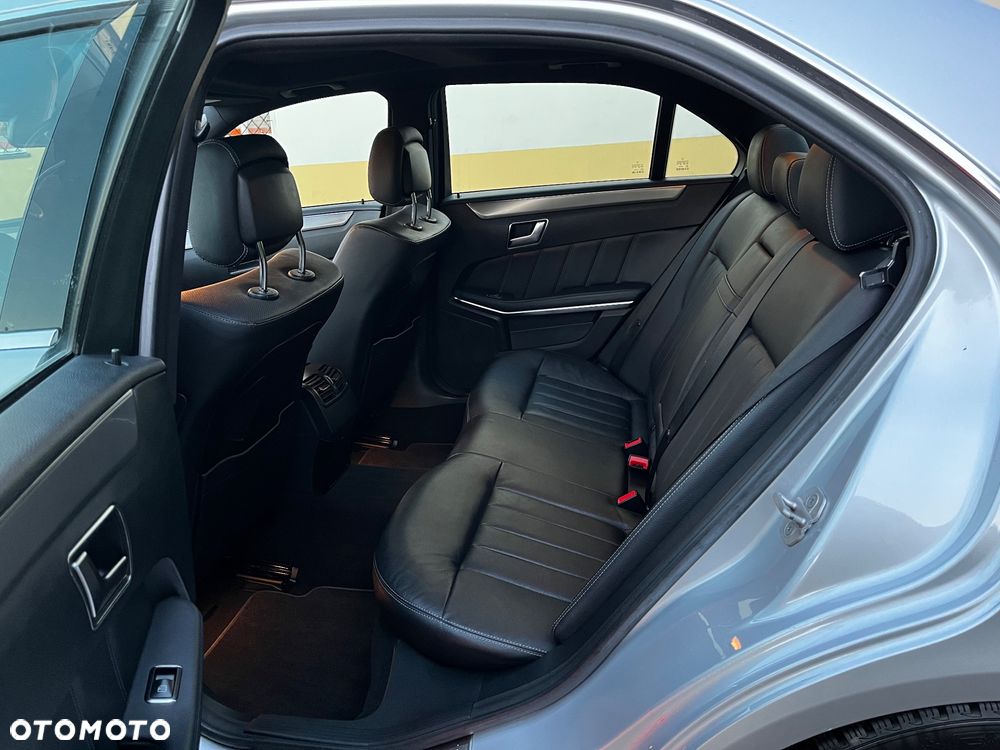 Mercedes-Benz Klasa E 220 CDI 7G-TRONIC Elegance - 24
