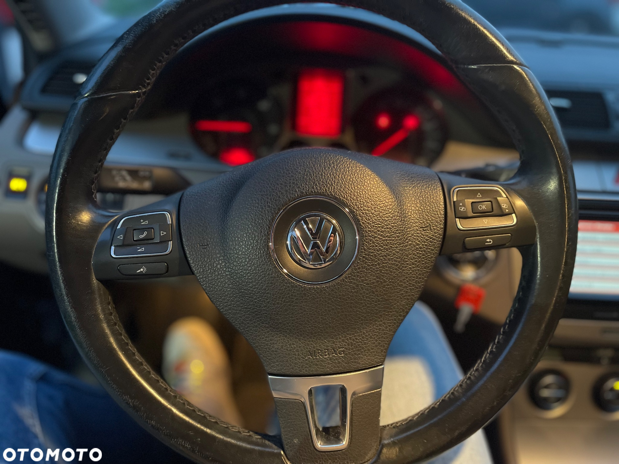 Volkswagen Passat - 17