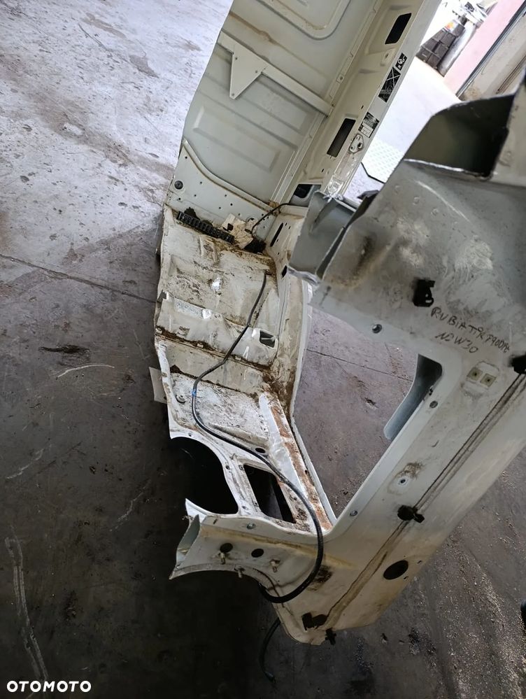 Ćwiartka kabiny Lewa Mercedes Atego III EURO 6 - 9