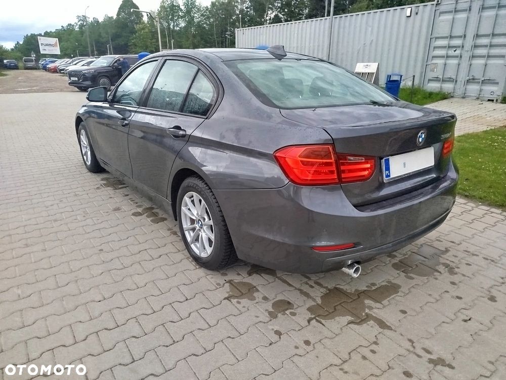 BMW Seria 3 318d DPF - 4