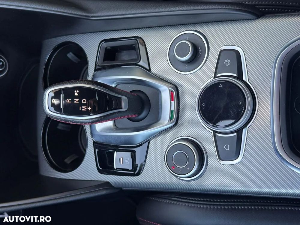 ALFA ROMEO Giulia 2023 — imagine 15