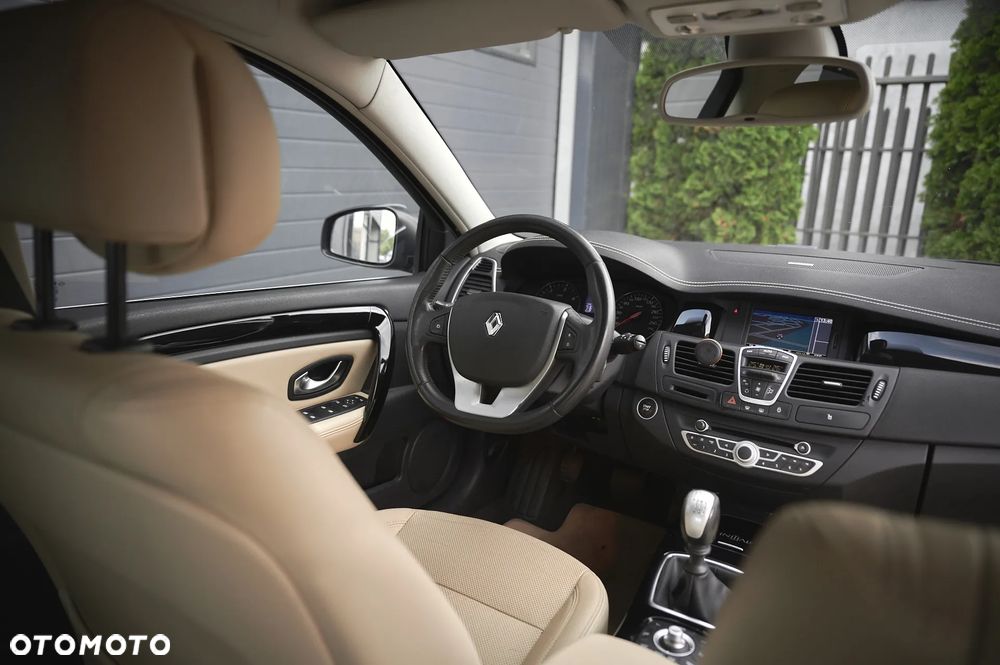 Renault Laguna 2.0 dCi Initiale - 19