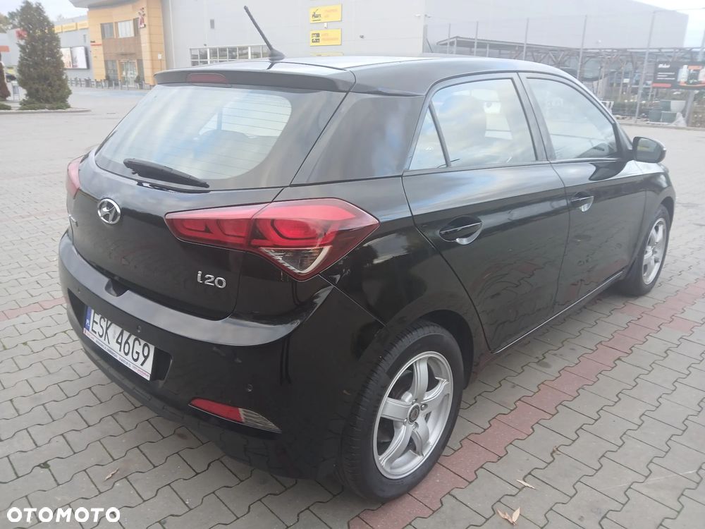 Hyundai i20 1.4 Trend - 12