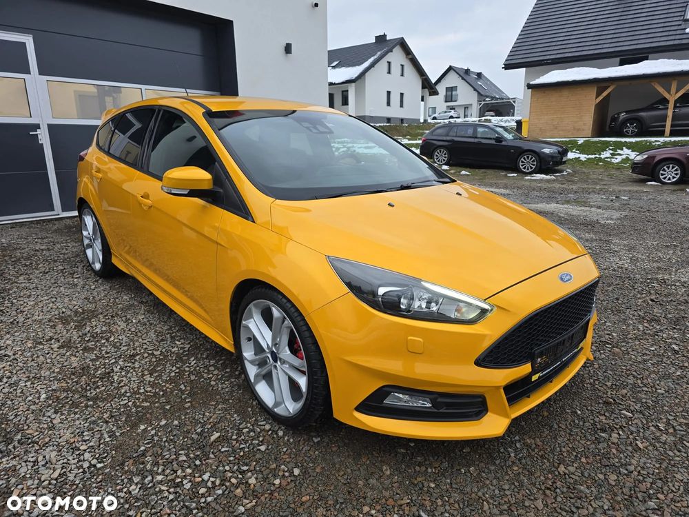 Ford Focus 2.0 EcoBoost ST mit Leder-Sport-Paket - 27