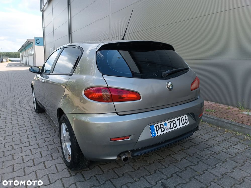 Alfa Romeo 147 1.6 Twin Spark 16V Moving - 15