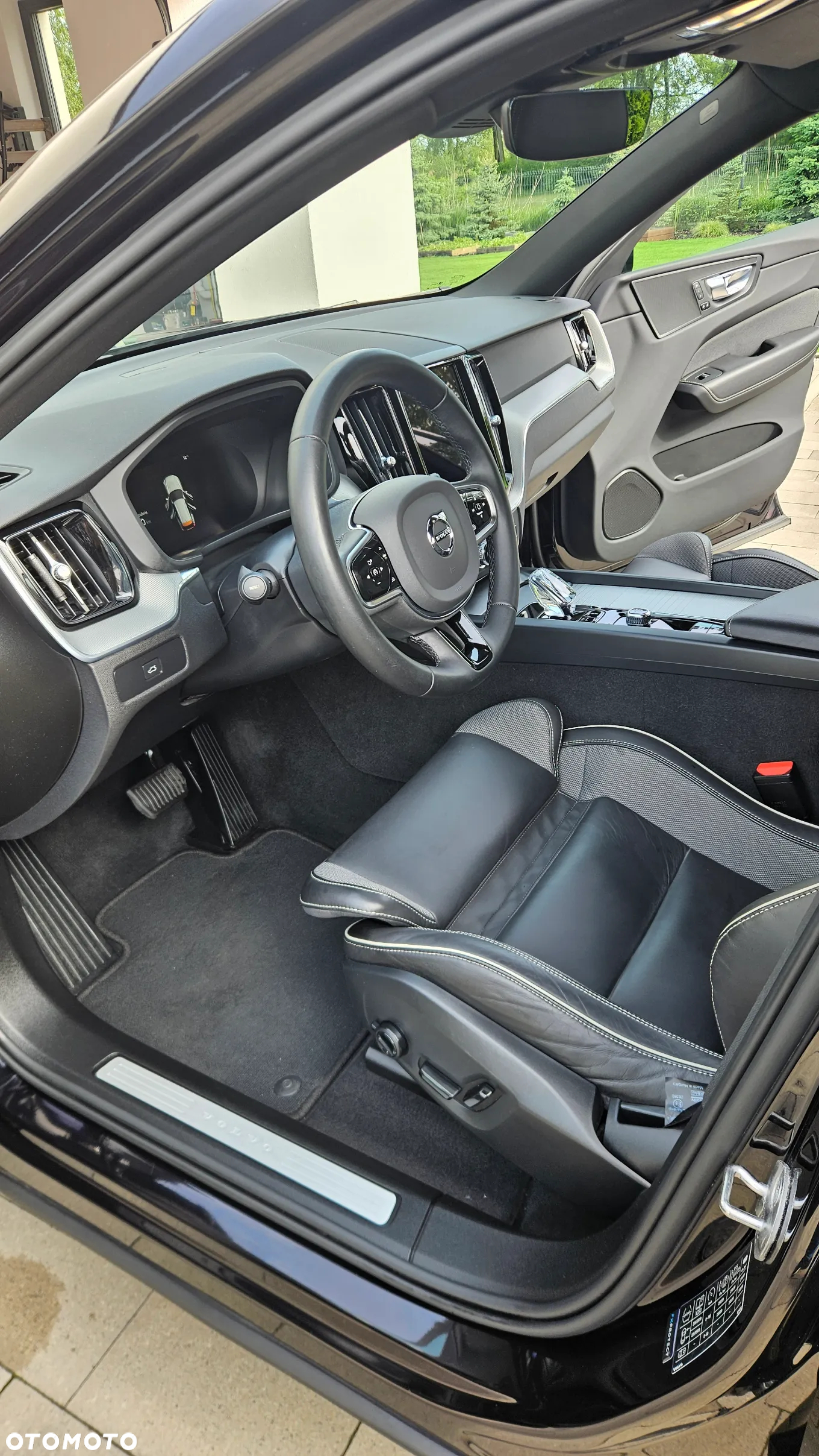 Volvo XC 60 B4 D AWD R-Design - 5