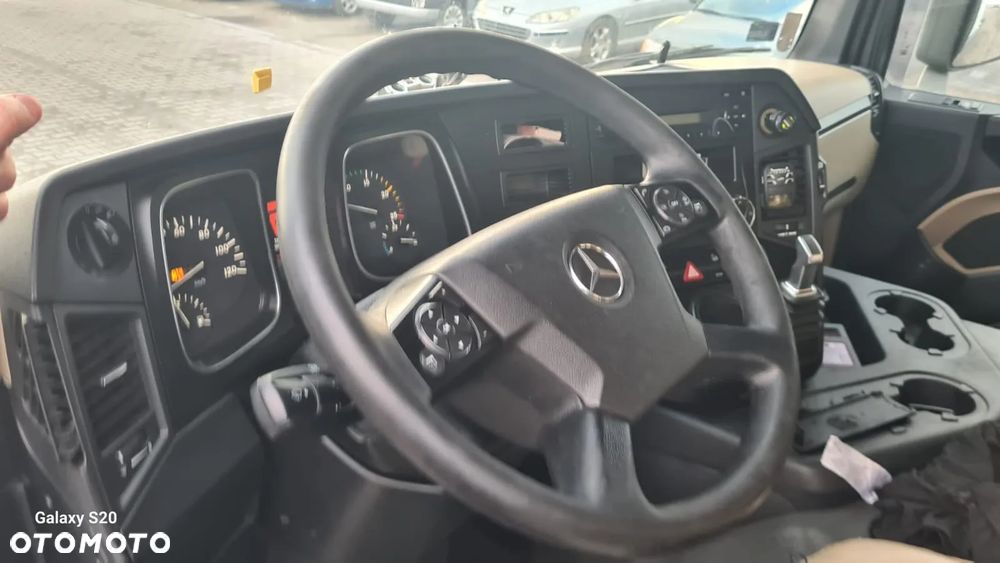 Mercedes-Benz actros - 11