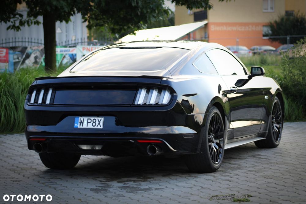 Ford Mustang 5.0 V8 GT - 10