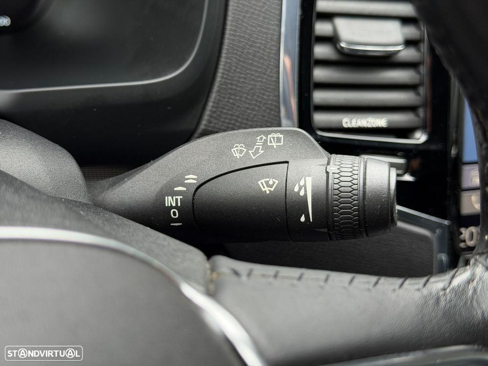 Volvo XC 90 2.0 D5 Inscription AWD - 40