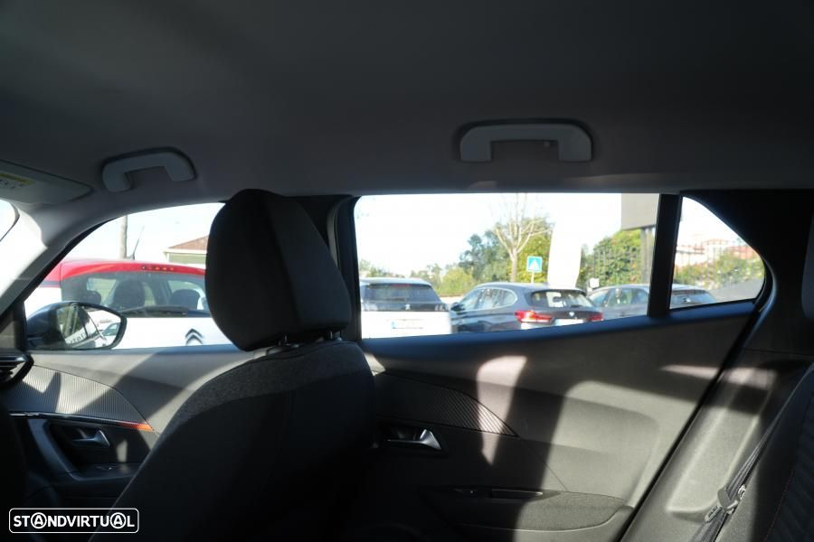Peugeot 2008 1.2 PureTech Active EAT8 - 8