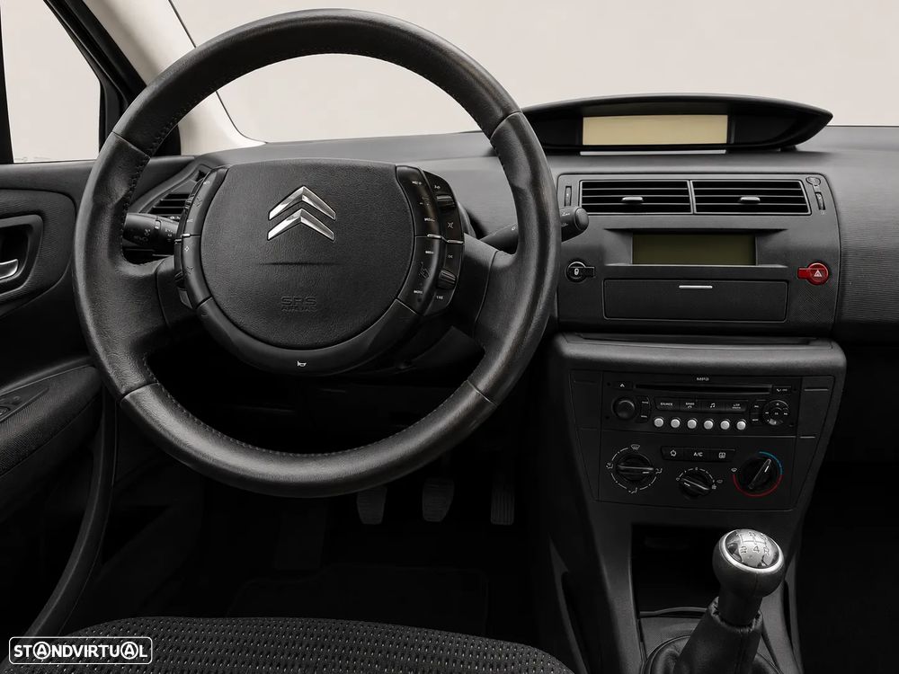 Citroën C4 1.4 16V VTR - 9