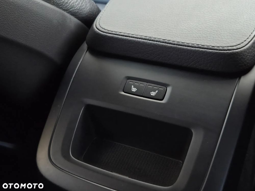 Volvo XC 90 B5 B AWD Momentum Pro - 26