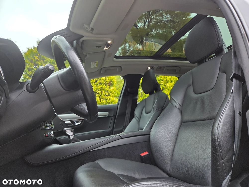 Volvo V90 D4 Momentum - 8