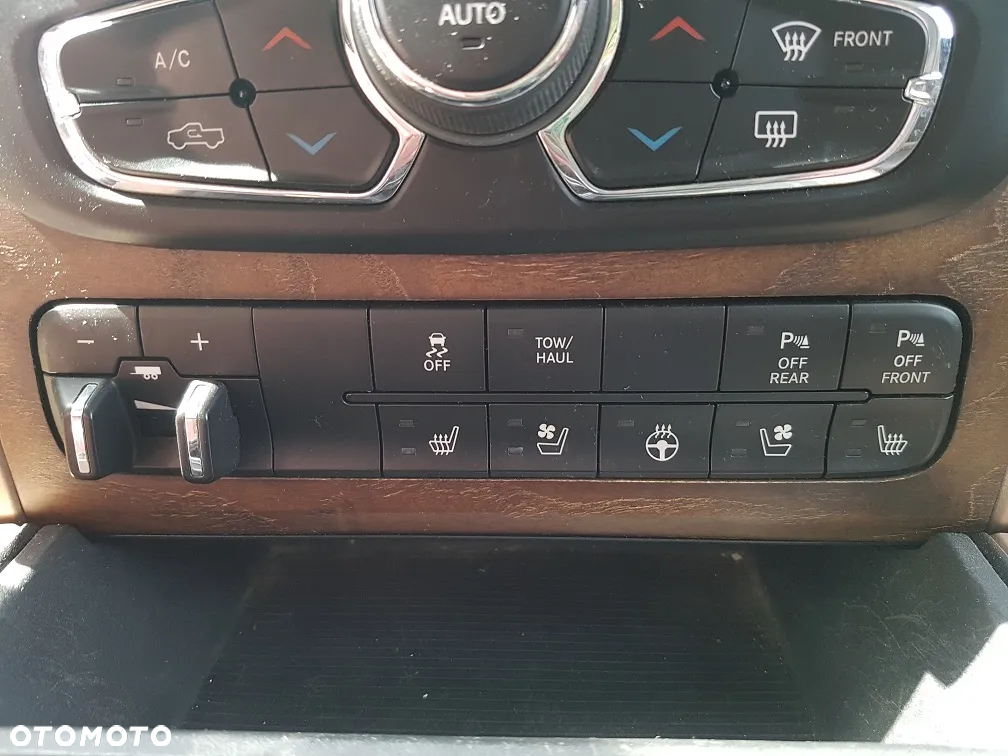 Dodge RAM 1500 5.7 4x4 - 24