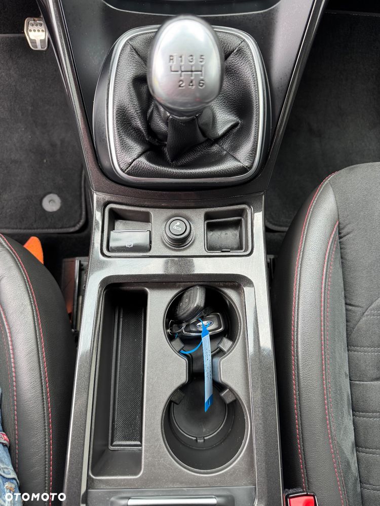 Ford Kuga 1.5 EcoBoost 2x4 ST-Line - 37