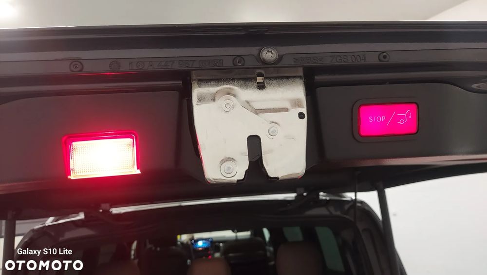 Mercedes-Benz Klasa V 300 d 4-Matic Exclusive 9G-Tronic (d³ugi) - 12