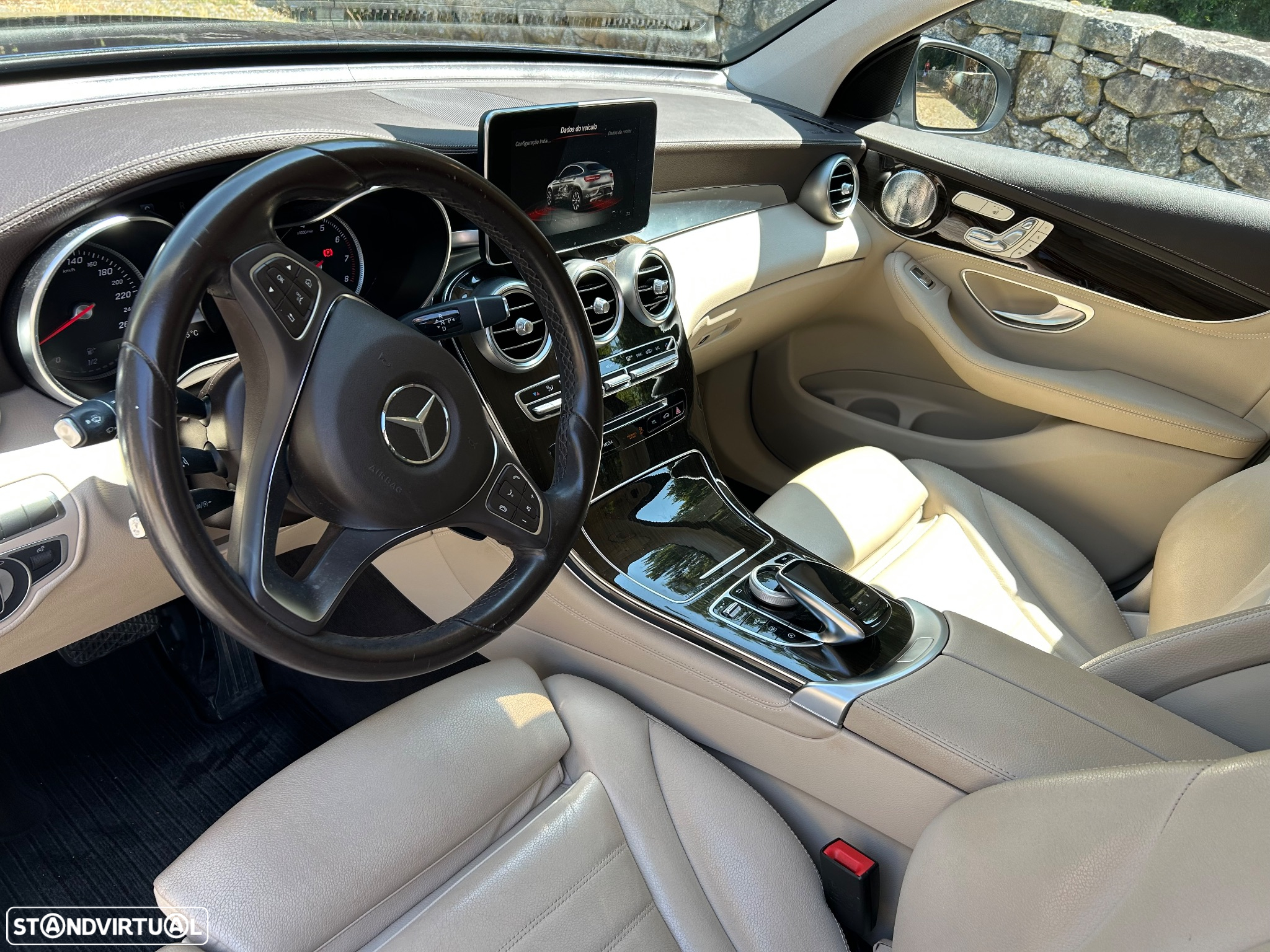 Mercedes-Benz GLC 250 Coupe 4Matic 9G-TRONIC AMG Line - 9
