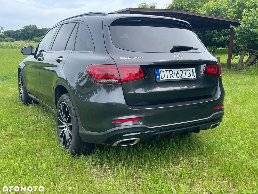Mercedes-Benz GLC 300 4Matic 9G-TRONIC AMG Line Plus - 4