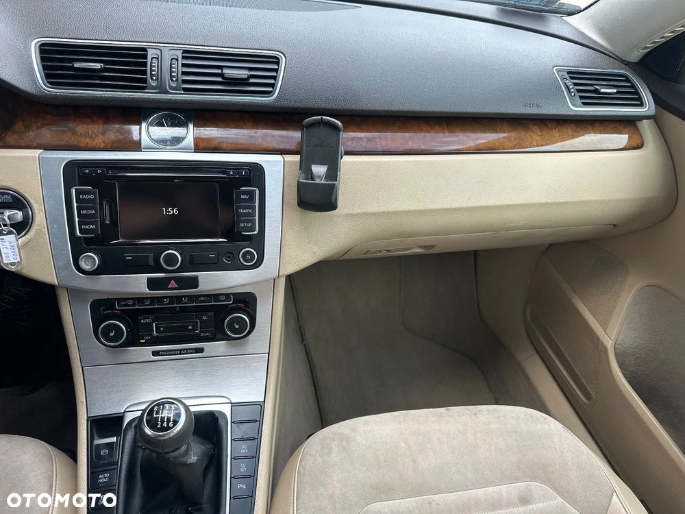 Volkswagen Passat 2.0 Blue TDI SCR Highline - 13
