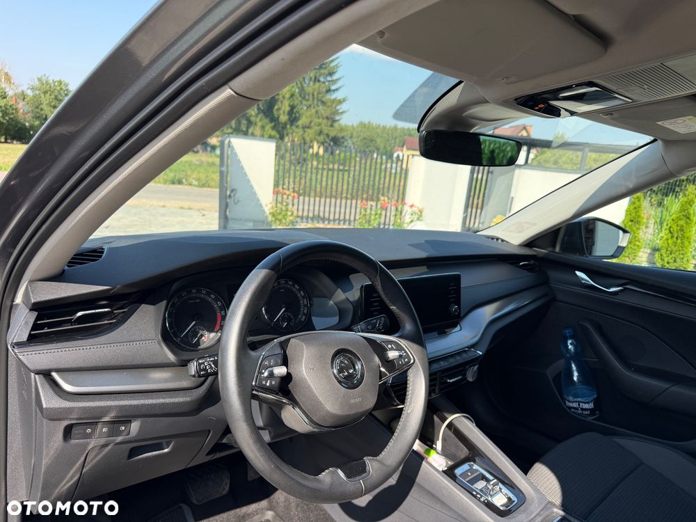 Skoda Octavia 2.0 TDI Ambition DSG - 8