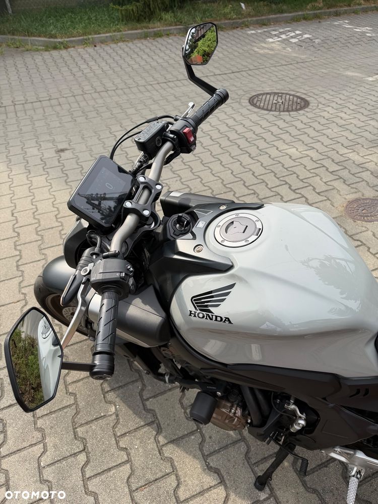 Honda CB - 11