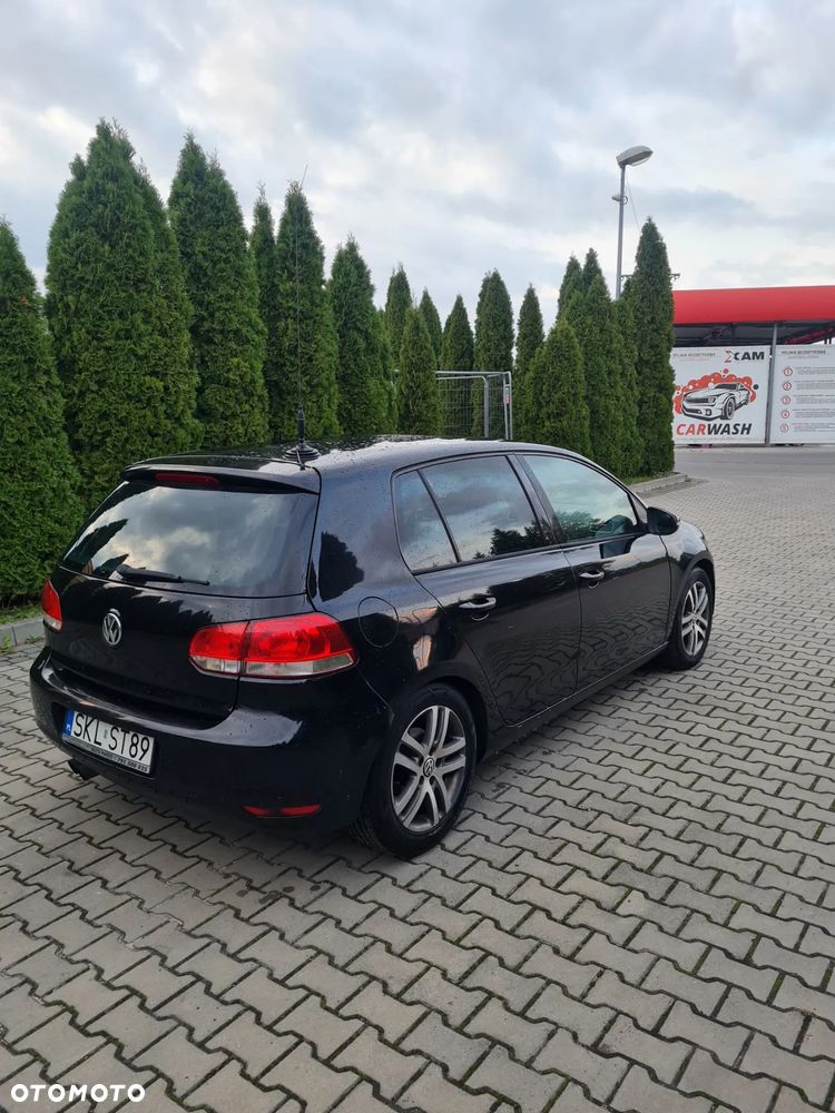 Volkswagen Golf - 6