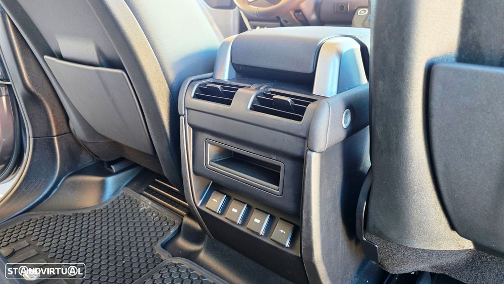 Land Rover Defender 2.0 D 110 AWD S - 32