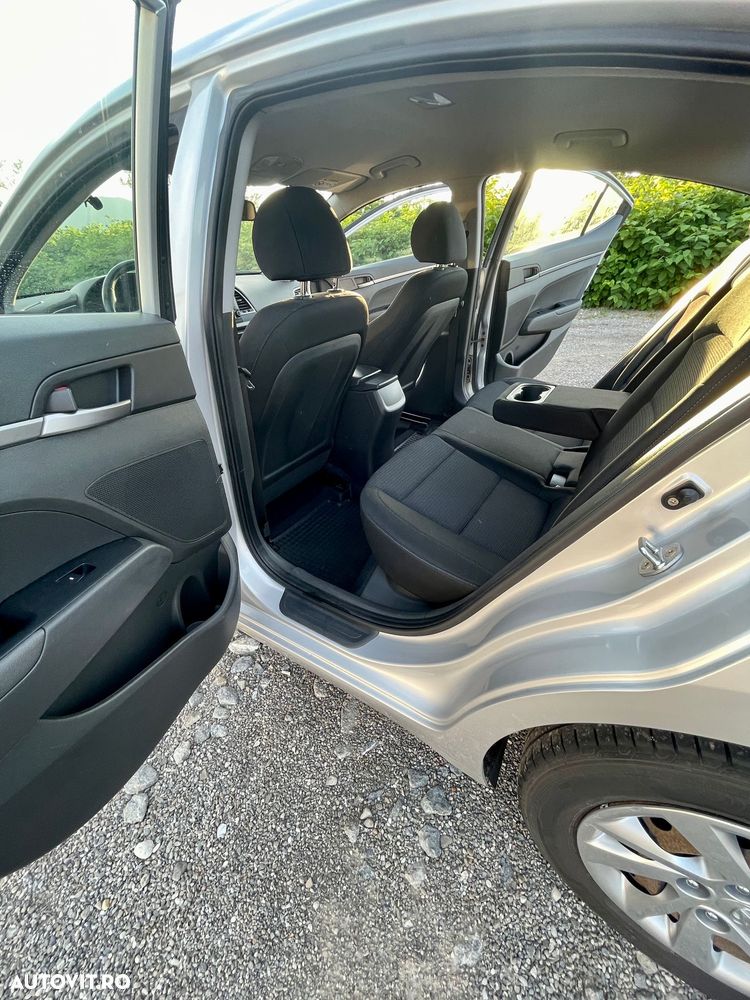 Hyundai Elantra 1.6 MPi Classic - 28