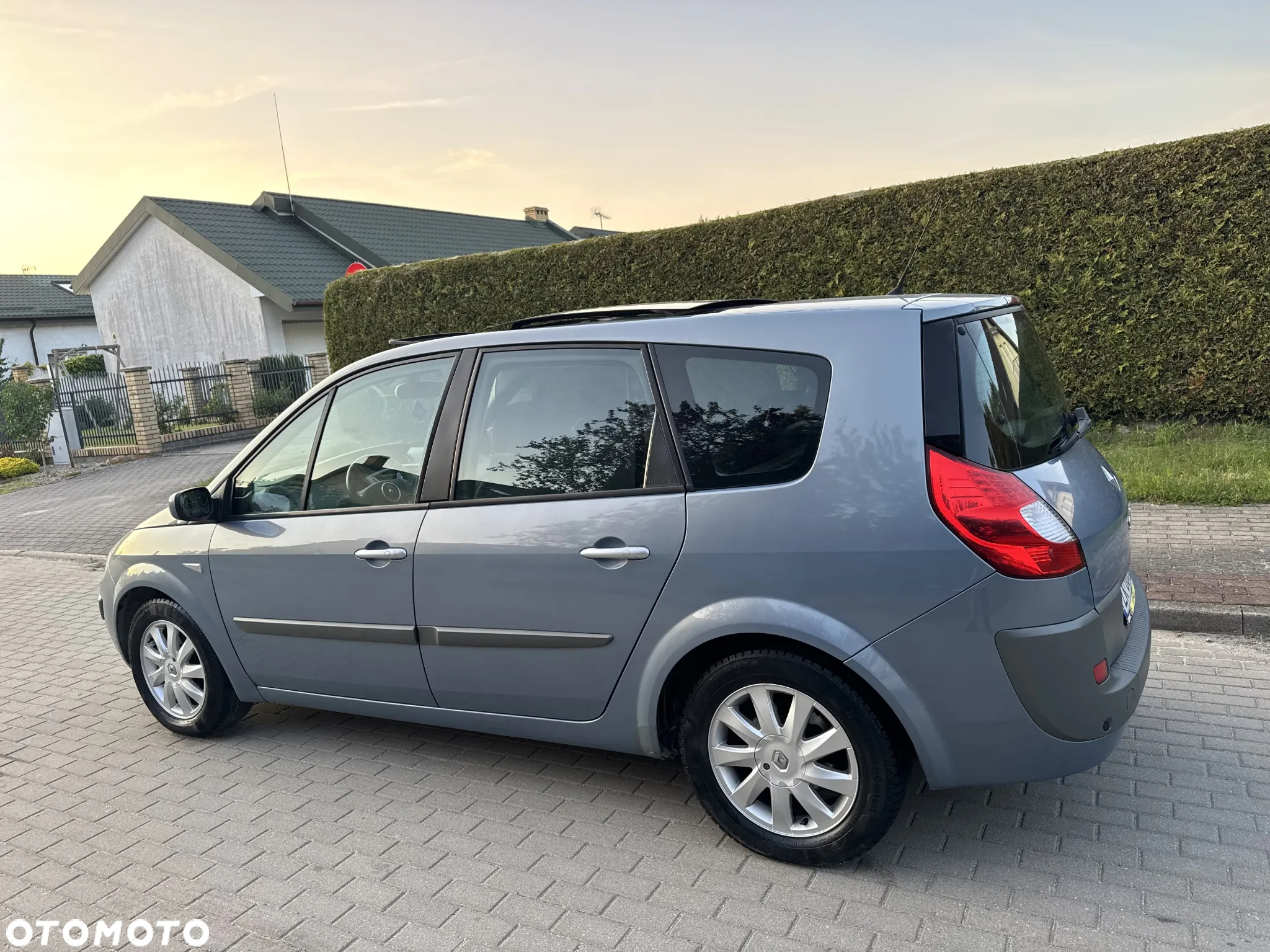 Renault Scenic 2.0 16V Luxe Privilege - 17
