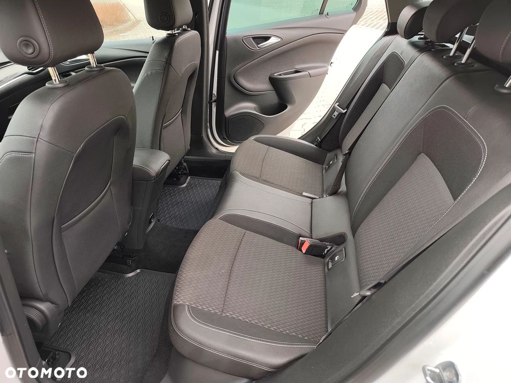 Opel Astra 1.4 Turbo Innovation - 17