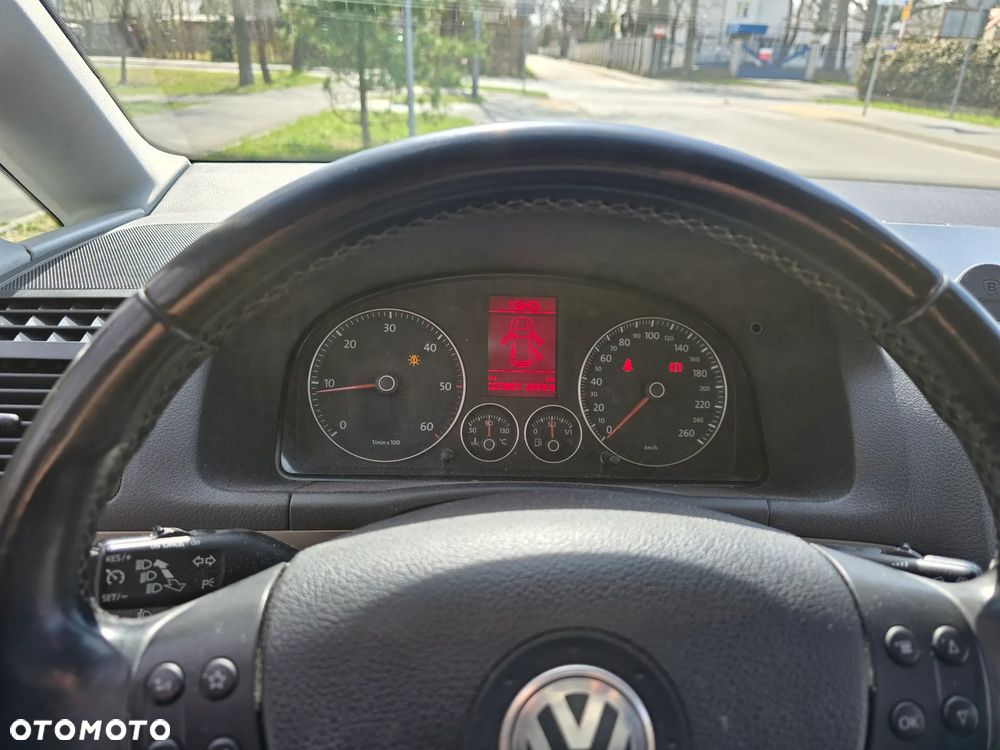 Volkswagen Touran 1.9 TDI Highline - 9