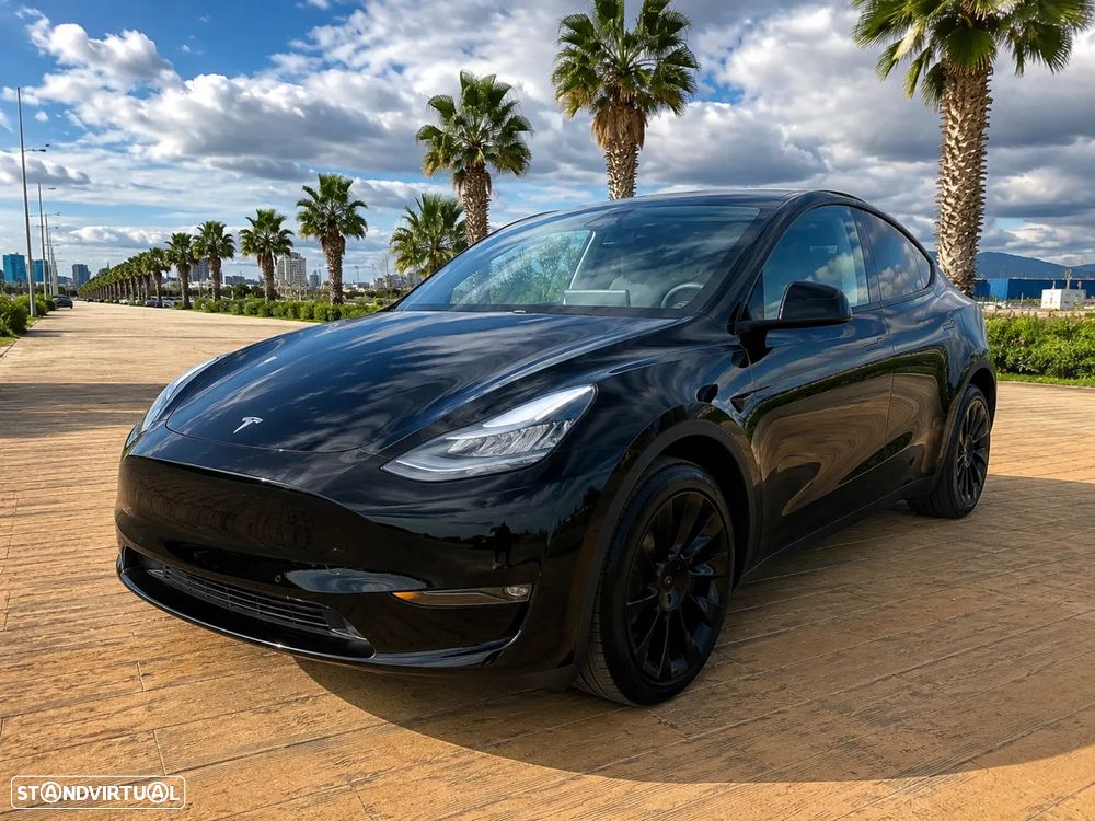 Tesla Model Y Long Range Dual Motor AWD - 8