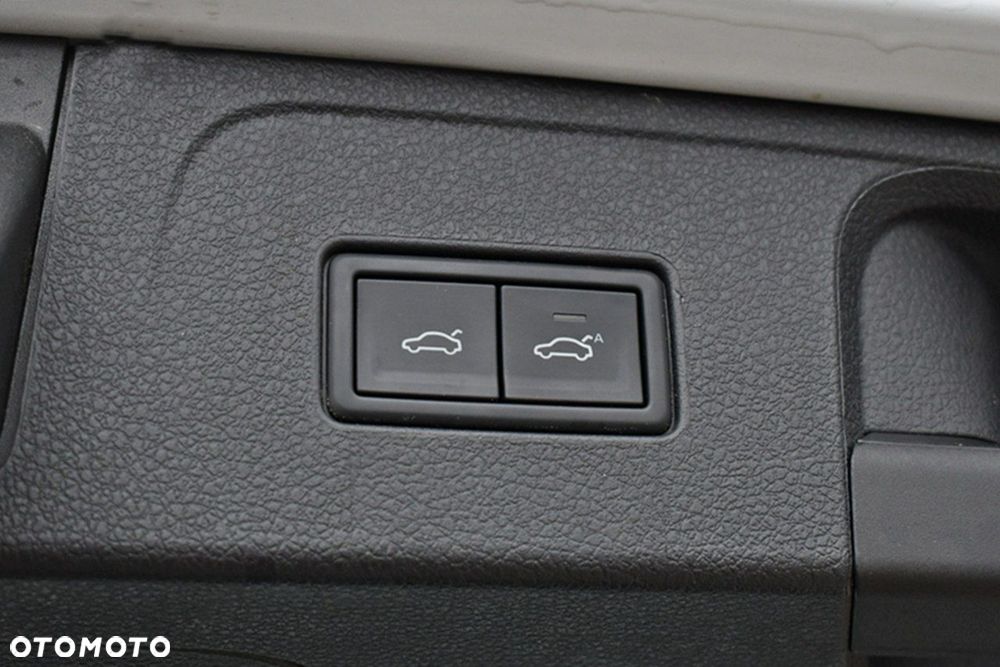 Volkswagen Passat - 30