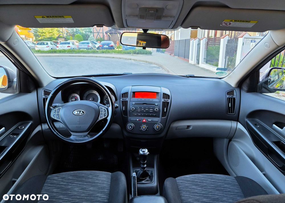 Kia Ceed - 7