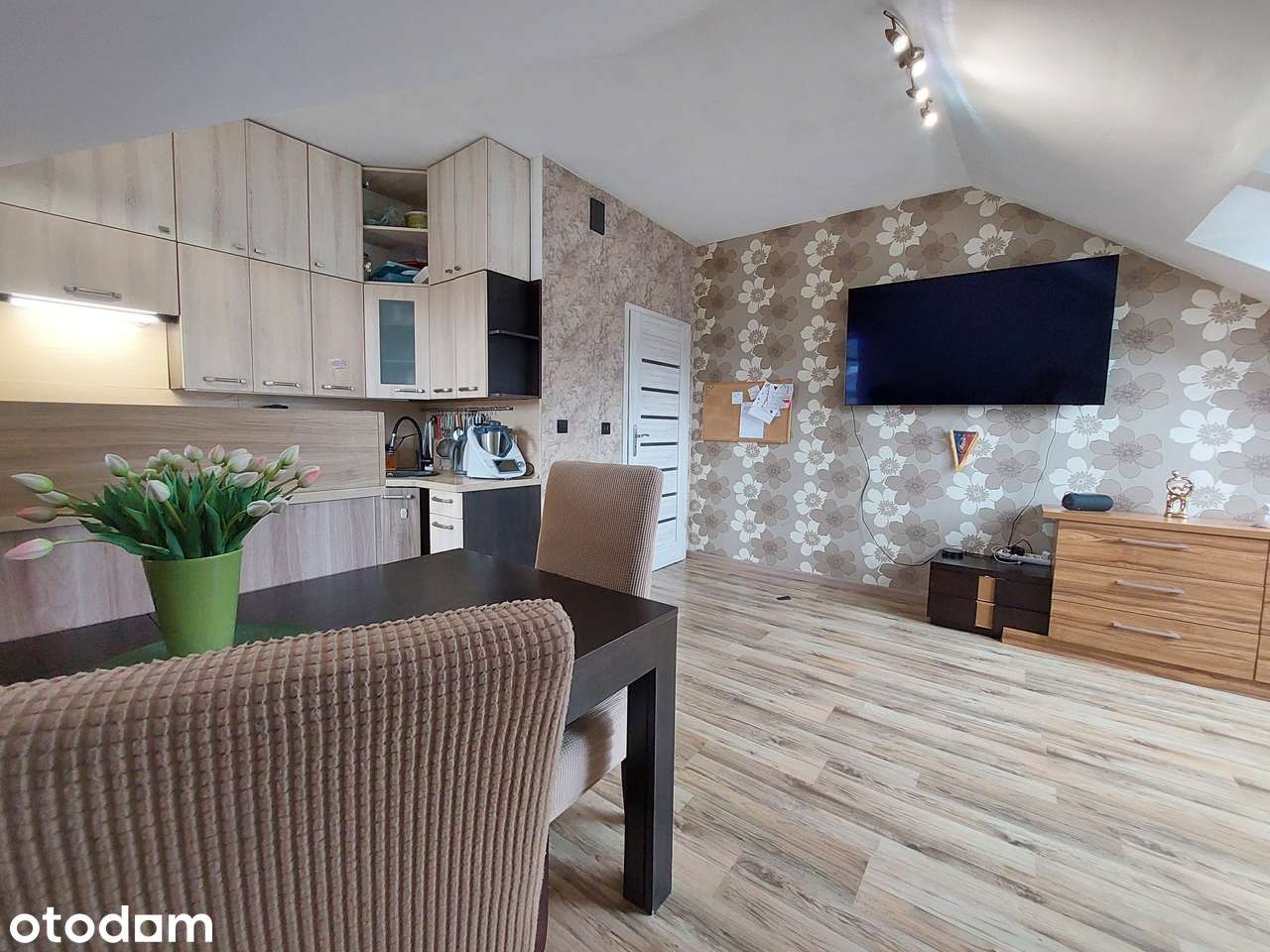 Os. Bukowe atrakcyjne mieszkanie 3pok.60m2,2006 rok bud, balkon.