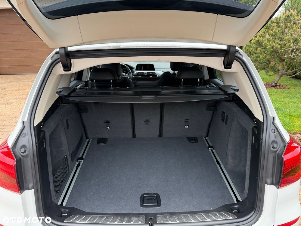 BMW X3 xDrive20i GPF Advantage - 23