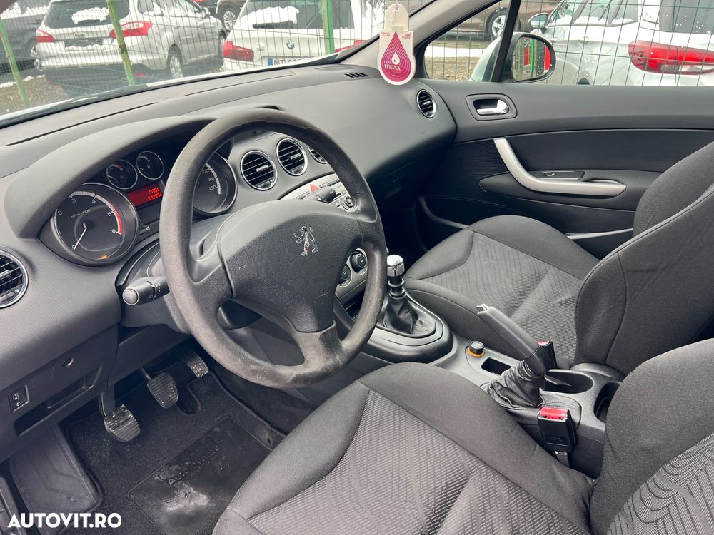 Peugeot 308 1.6HDi Premium Pack - 9
