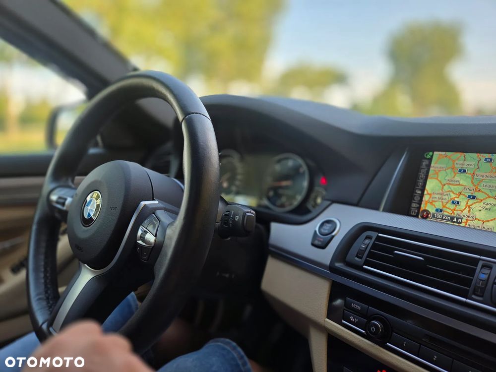 BMW Seria 5 M550d xDrive - 6