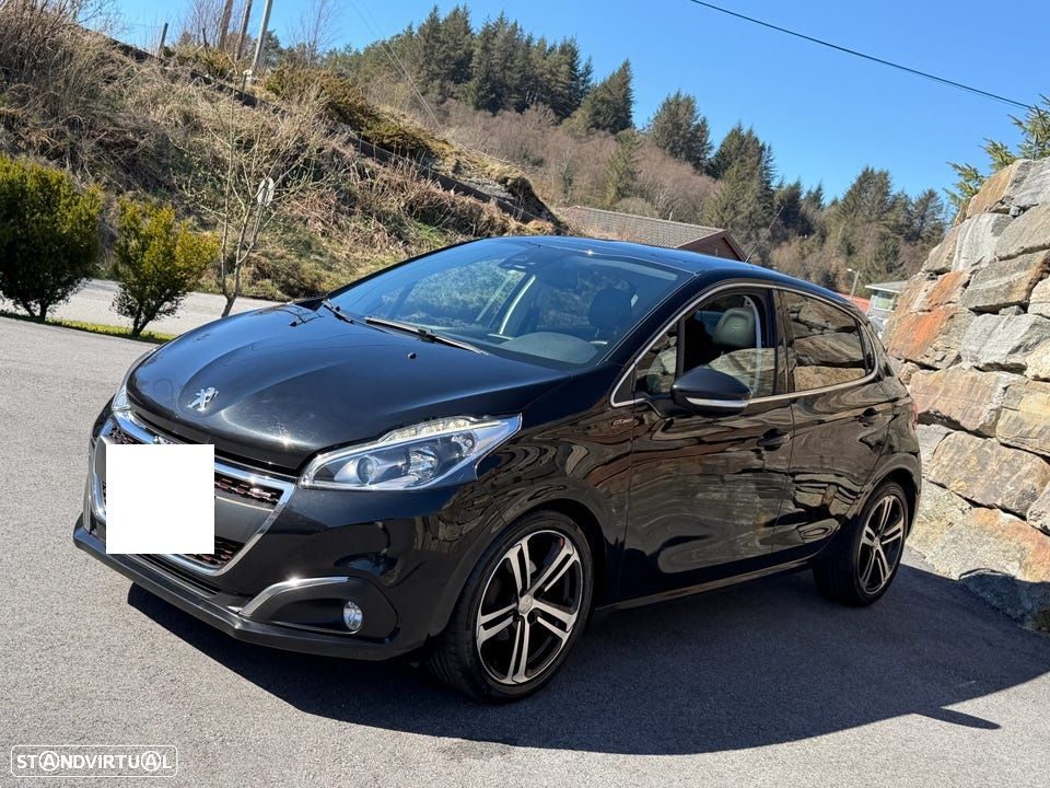 Peugeot 208 - 1