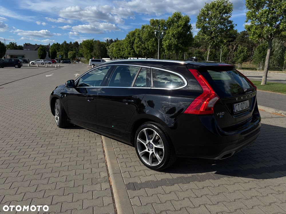 Volvo V60 ver-d3-drive--e-ocean-race - 3