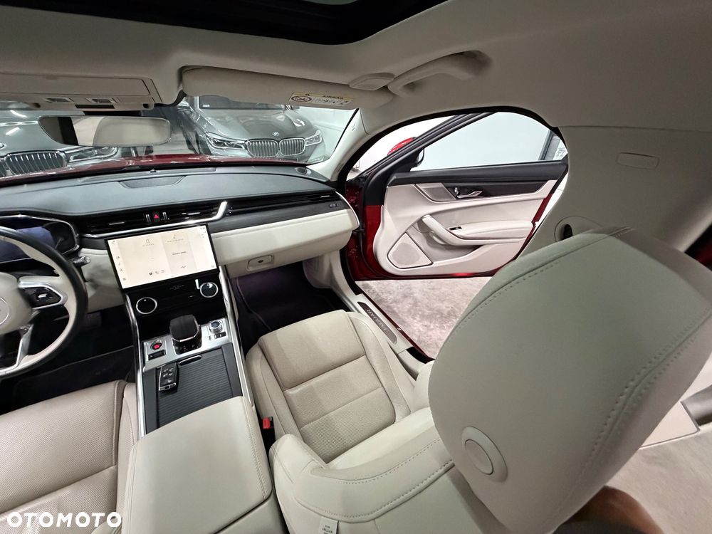 Jaguar XF 2.0 D200 mHEV AWD R-Dynamic SE - 28
