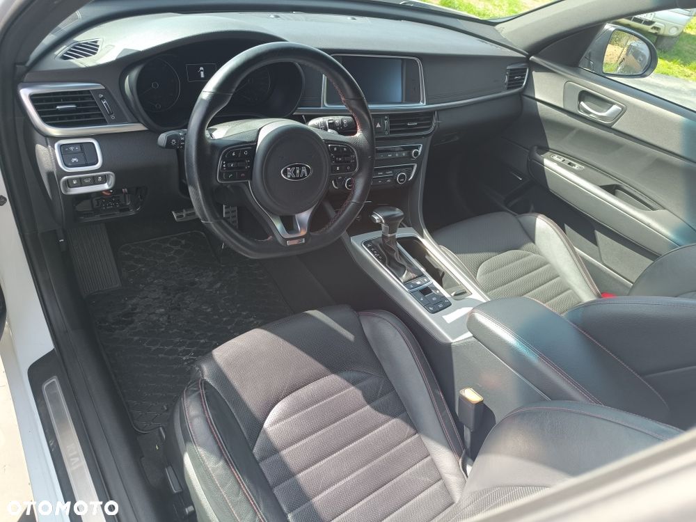 Kia Optima - 8