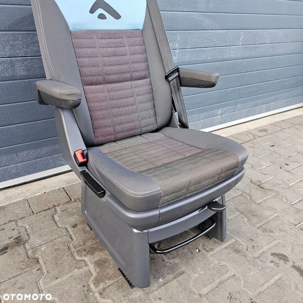 VW T5 T6 MULTIVAN ATLANTIS fotel obrotowy tył II RZĄD - 2