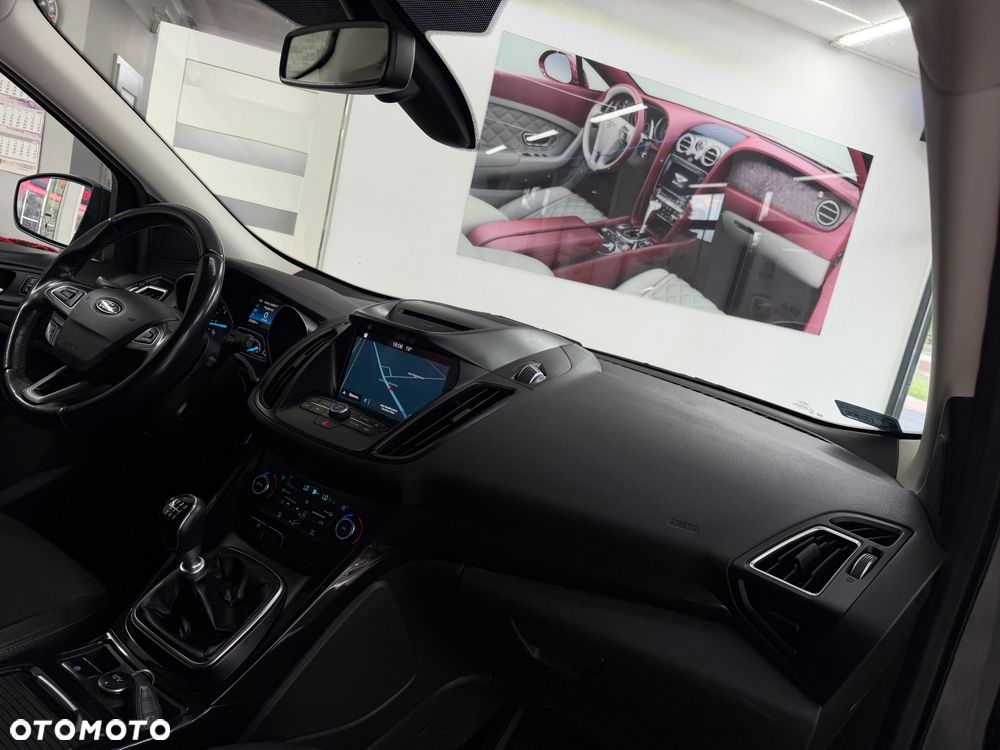 Ford Kuga 1.5 TDCi 2x4 Titanium - 32