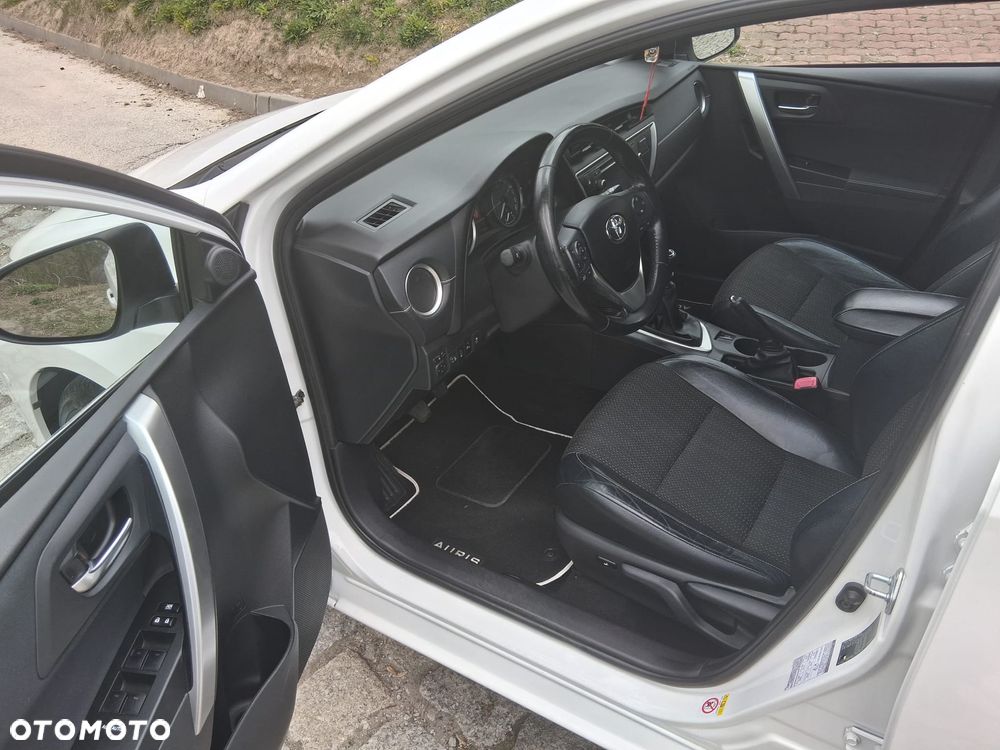 Toyota Auris 2.0 D-4D Comfort - 10